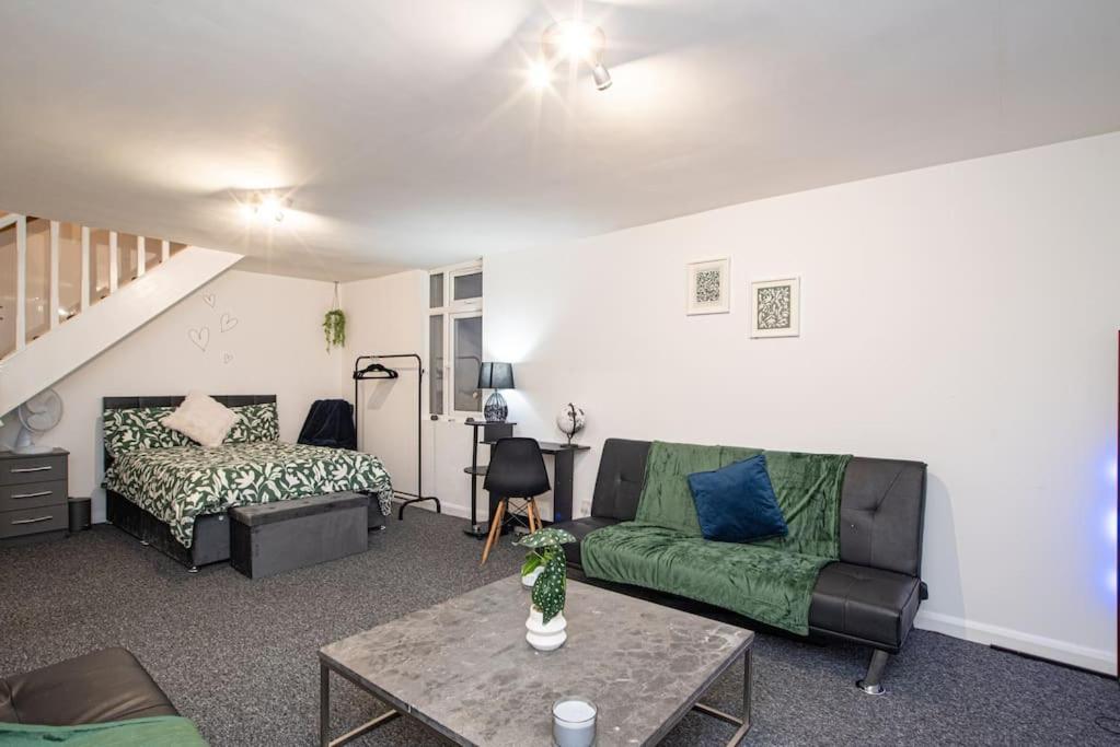 Watford Central Serviced Apartments Esterno foto